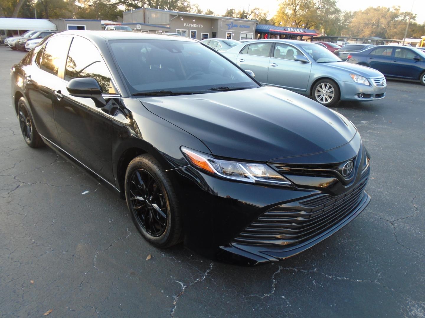 2020 Toyota Camry LE (4T1C11AK0LU) with an 2.5L L4 DOHC 16V engine, 8A transmission, located at 6112 N Florida Avenue, Tampa, FL, 33604, (888) 521-5131, 27.954929, -82.459534 - Photo#2